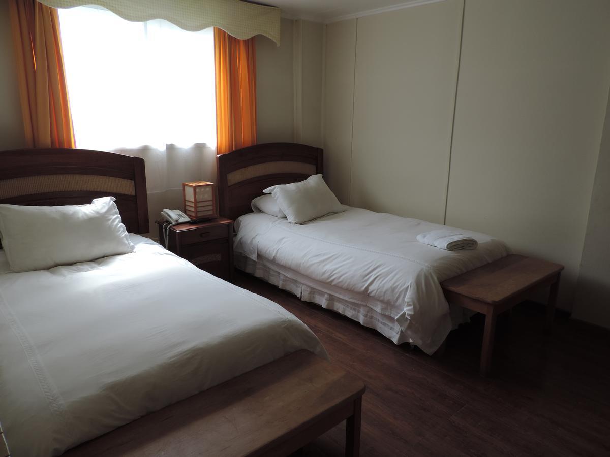 Hostal Oro Fueguino Пунта Аренас Екстериор снимка