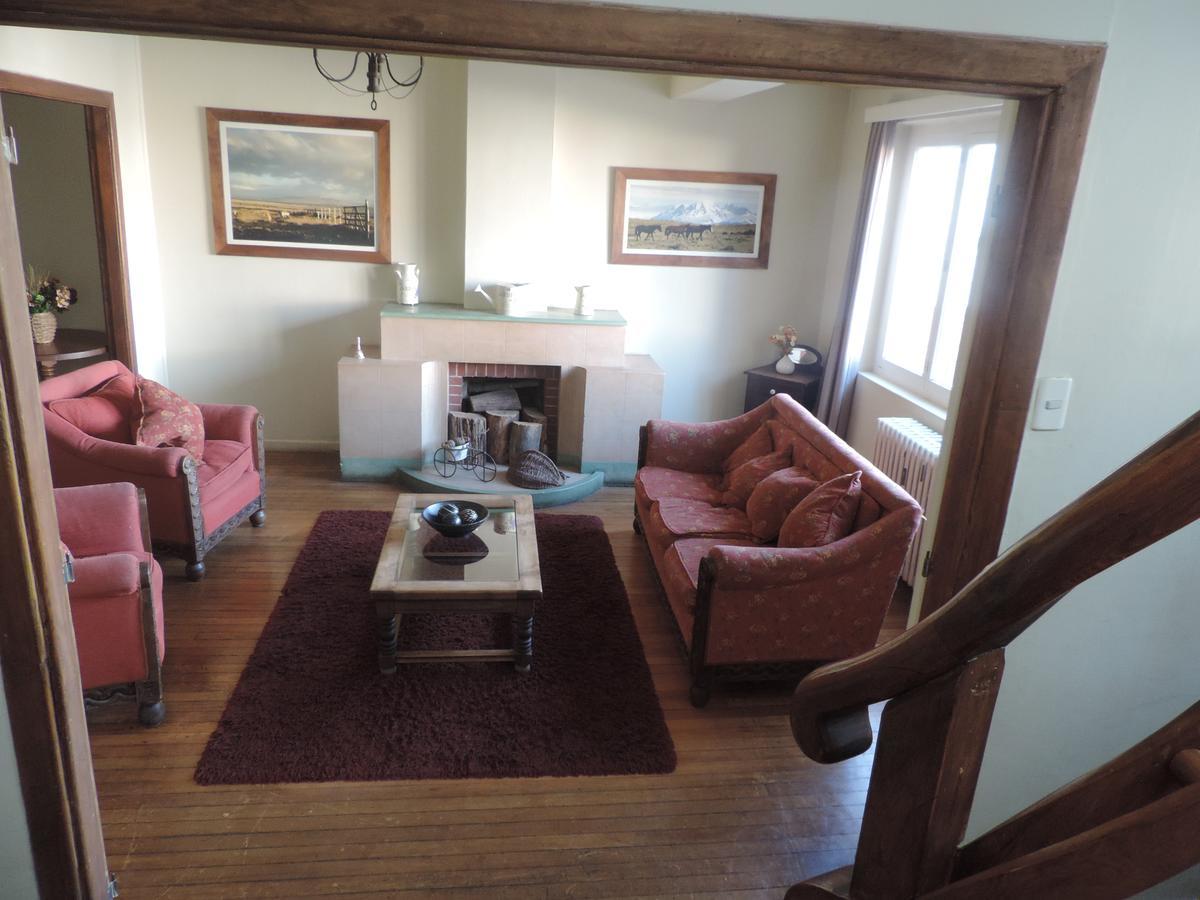 Hostal Oro Fueguino Пунта Аренас Екстериор снимка
