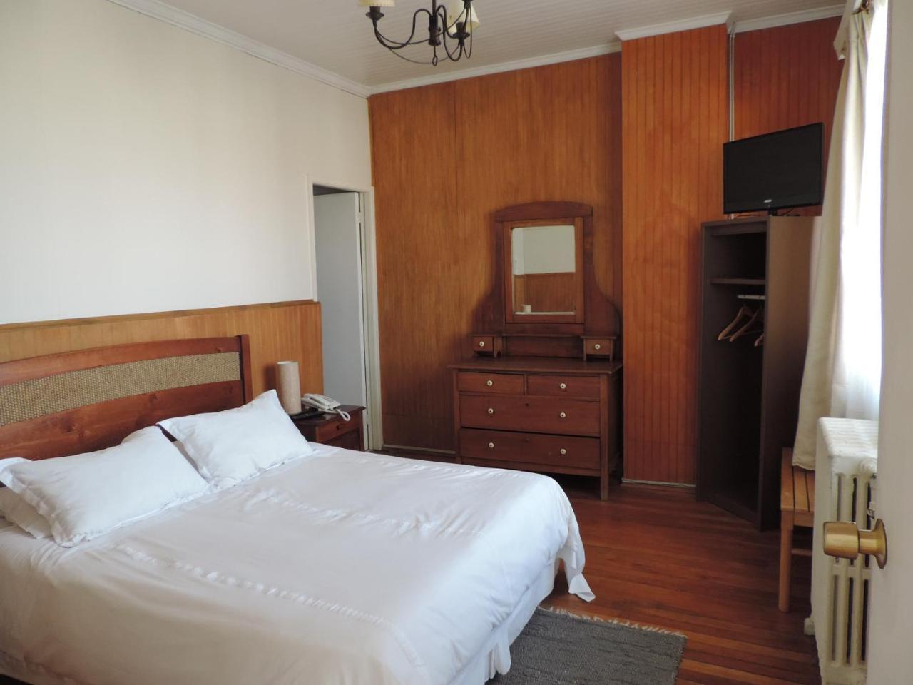 Hostal Oro Fueguino Пунта Аренас Екстериор снимка